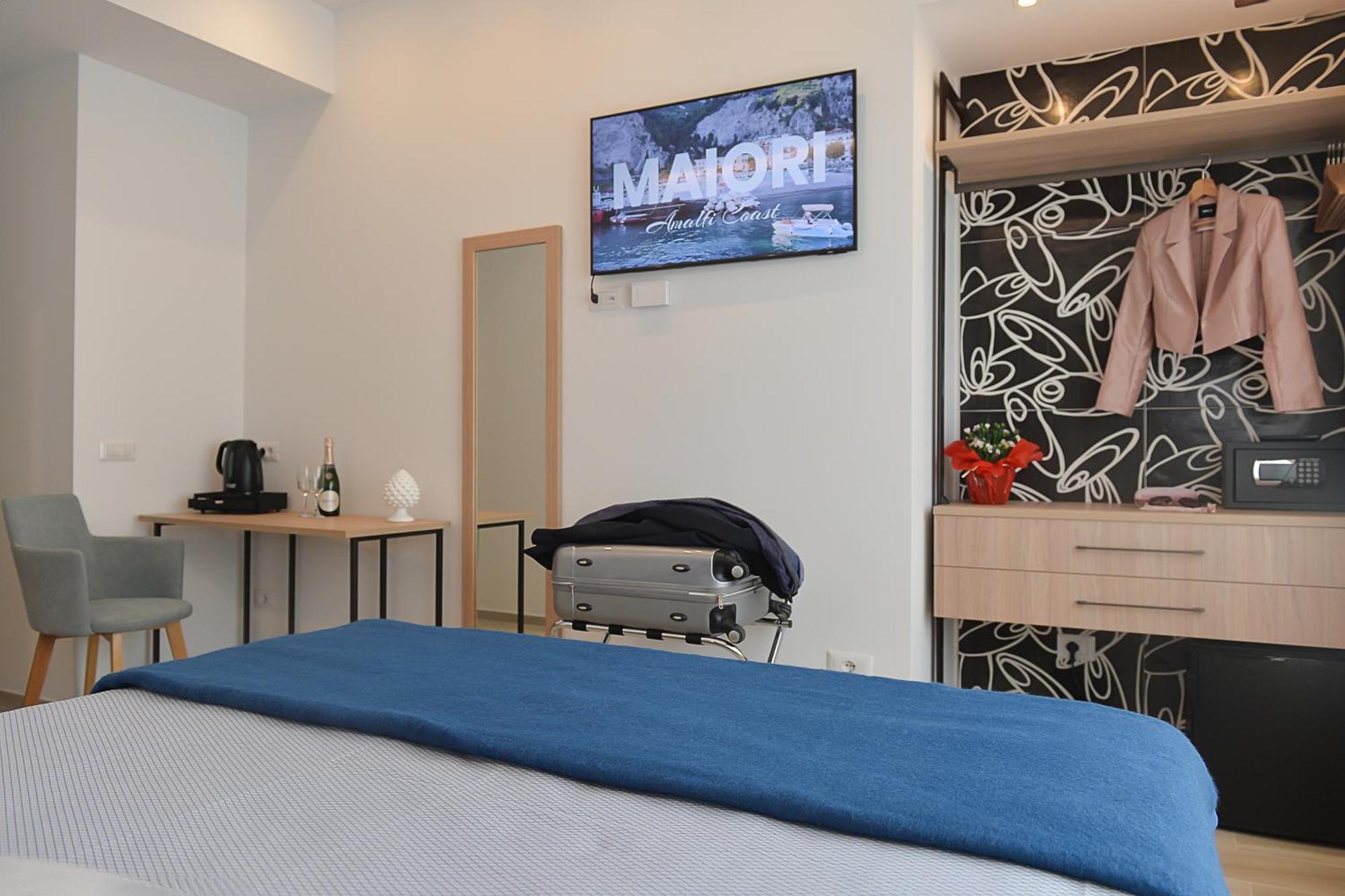 Charming Rooms Amalfi Coast Maiori Exterior photo